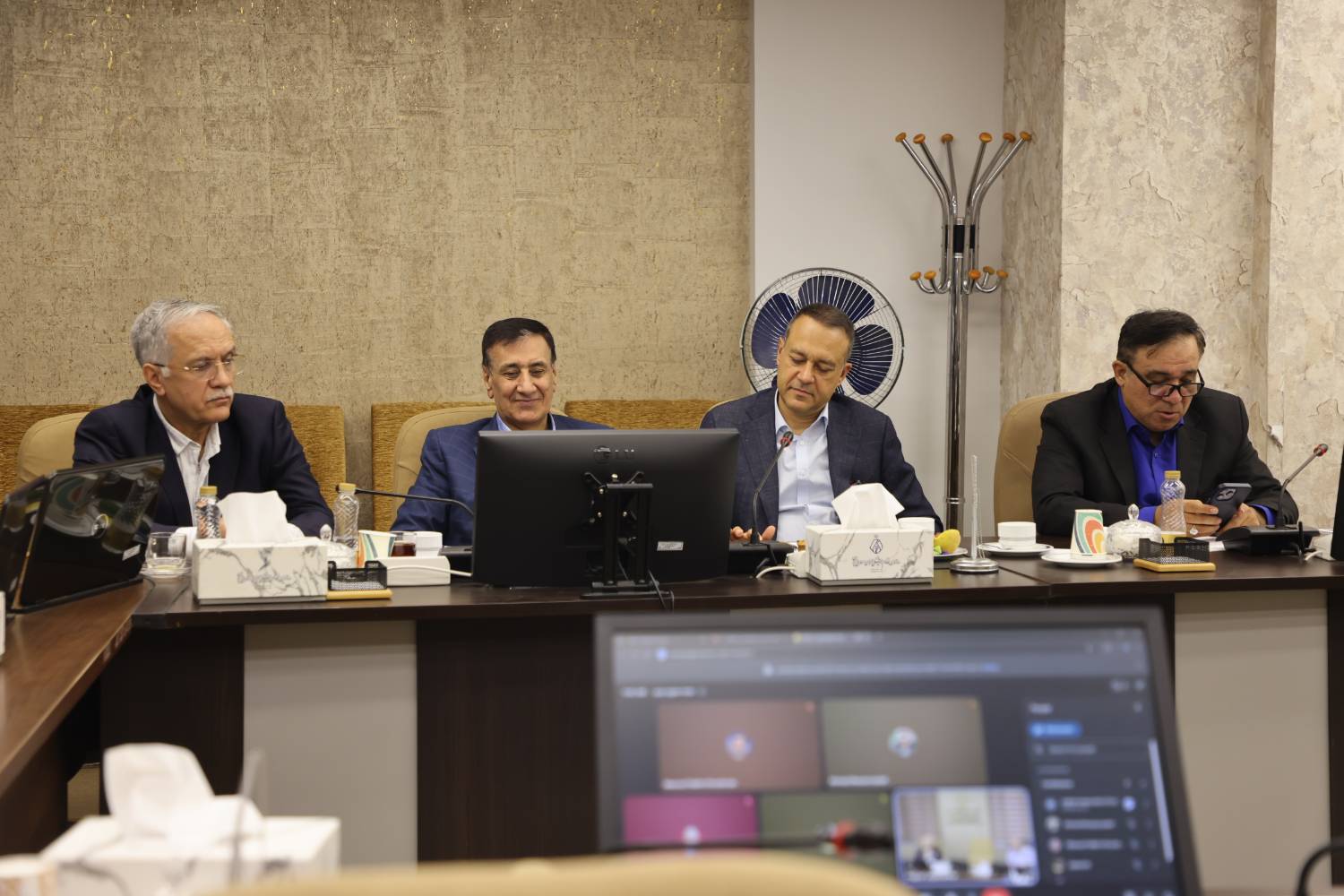 پرداخت معوقات حوزه سلامت نیازمند عزمی جدی و تصمیماتی با ضمانت اجرایی است