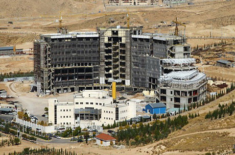 بیمارستان‌های ایران چند ساله ساخته می‌شوند؟
