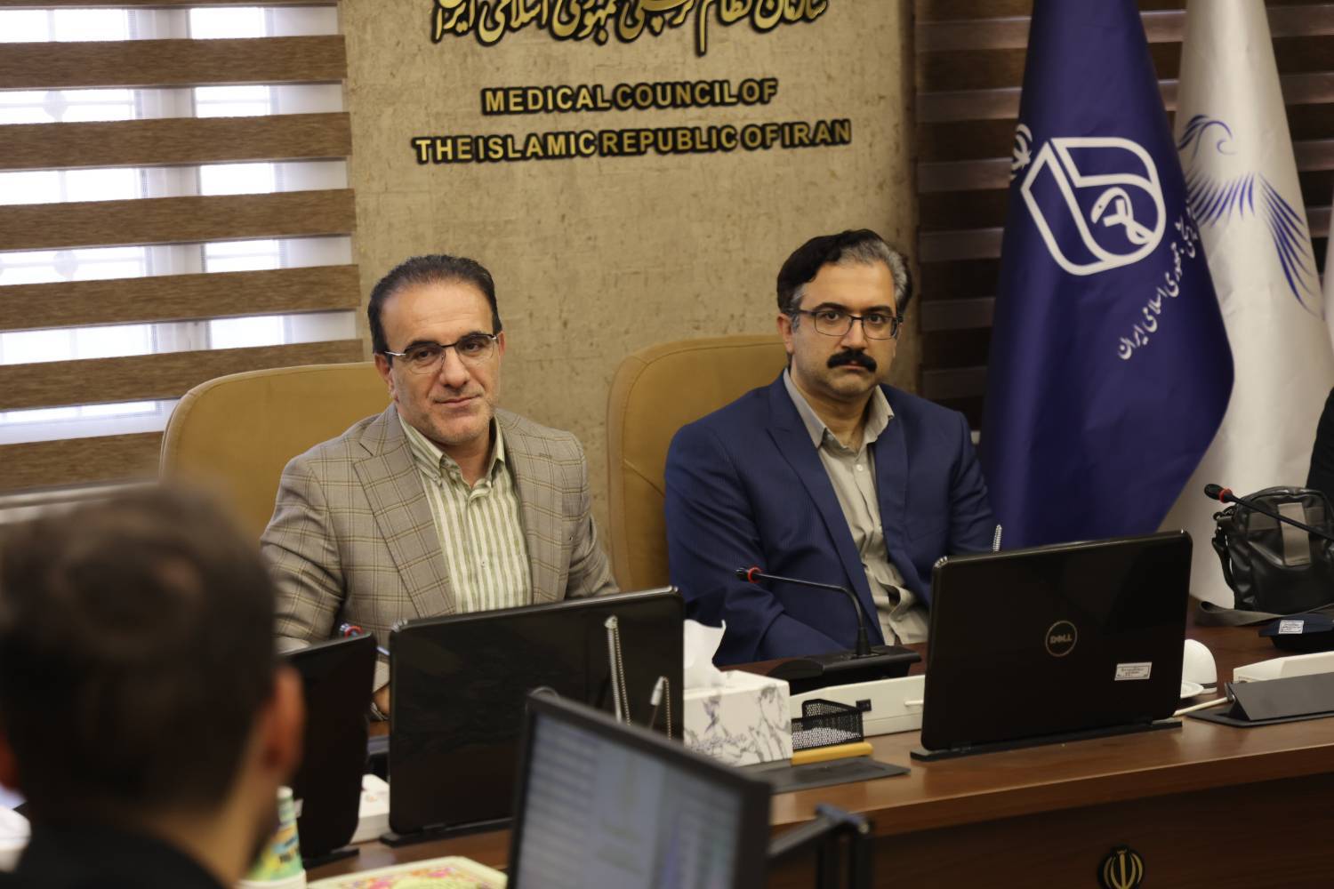 نشست هم‌اندیشی گروه‌های جهادی علوم پزشکی با ریاست دکتر محمد رئیس‌زاده برگزار شد