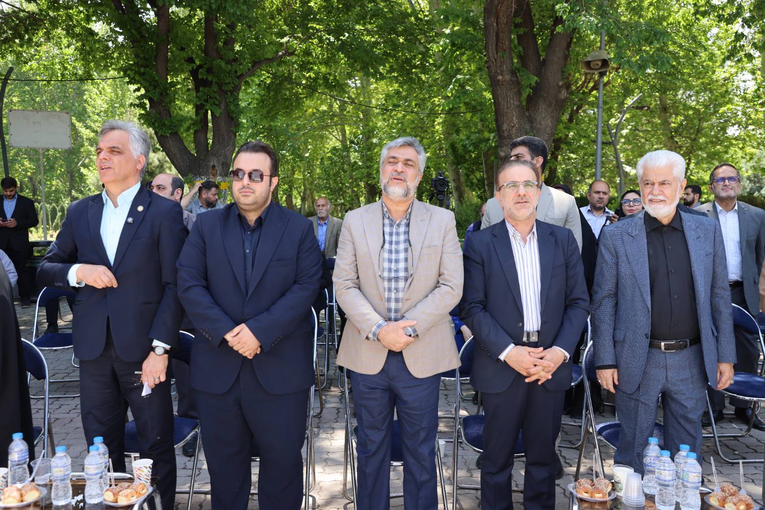 آیین کاشت ۲۷ نهال به یاد شهدای سلامت برگزار شد