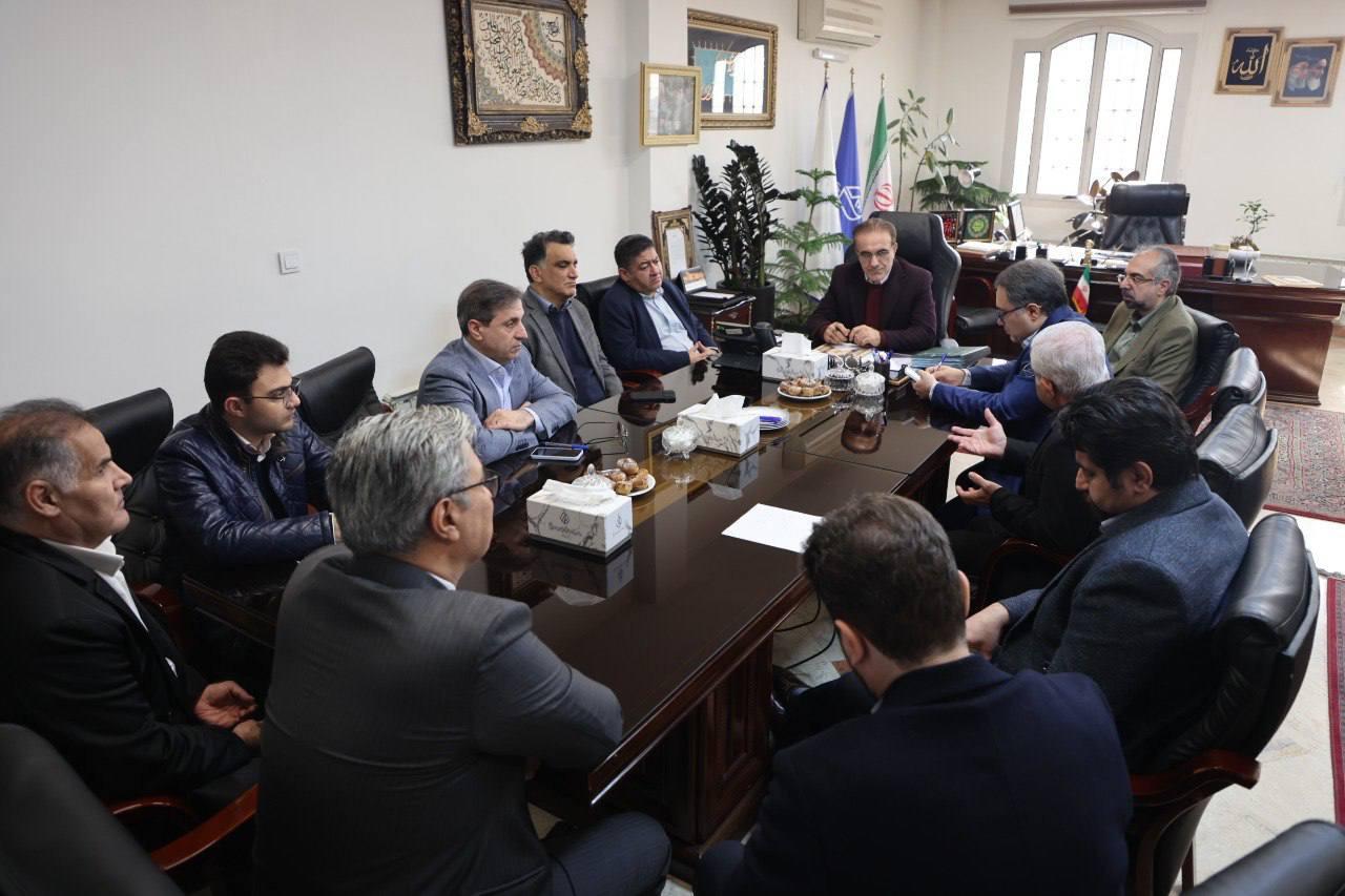  دیدار رئیس‌کل سازمان نظام پزشکی با اعضای انجمن علمی جراحان مغز و اعصاب و ستون فقرات ایران