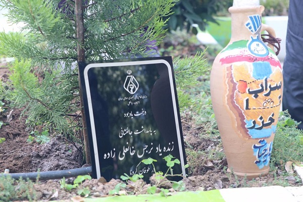 آئین ادای احترام به مدافعان و شهدای سلامت لاهیجان برگزار شد